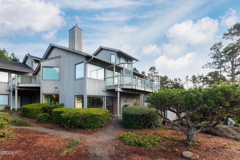 Experience coastal living at its finest in this charming condo - Beach Condo for sale in Depoe Bay, Oregon on Beachhouse.com