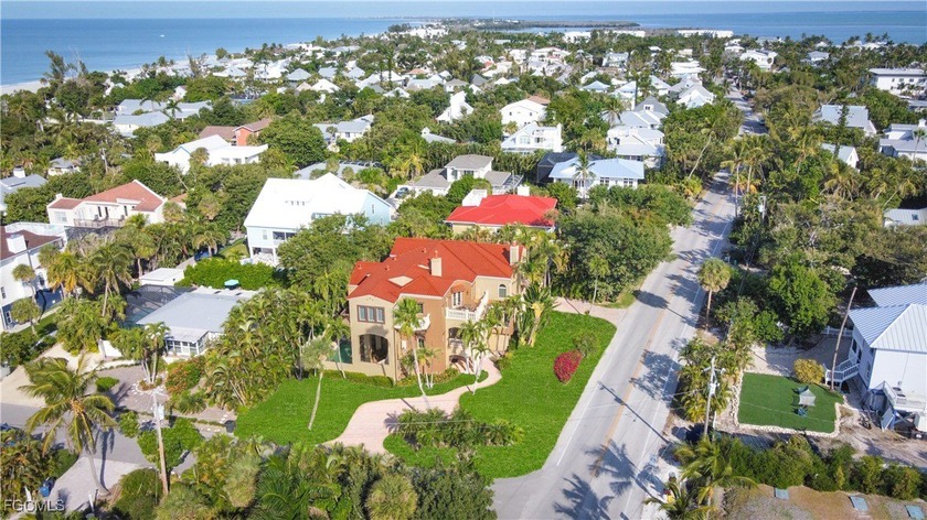Experience the timeless coastal allure of 15160 Captiva Drive, a - Beach Home for sale in Captiva, Florida on Beachhouse.com