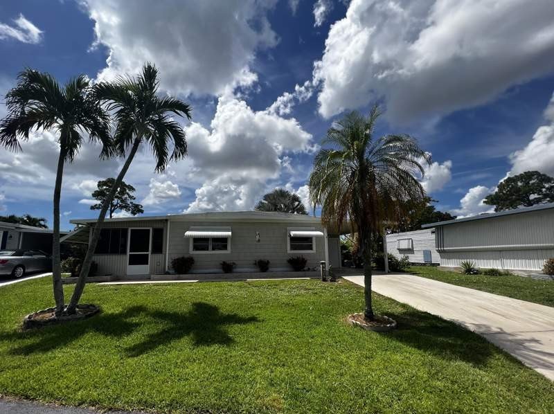 1974 IMPE 24 X 30 Double-Wide.Don't miss out on this opportunity - Beach Home for sale in Boynton Beach, Florida on Beachhouse.com