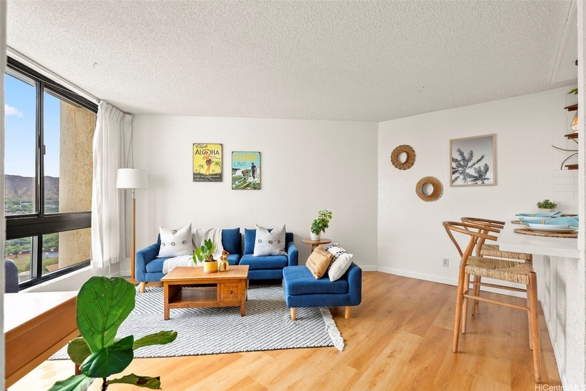 Welcome to Liliuokalani Gardens, one of Waikiki's most - Beach Condo for sale in Honolulu, Hawaii on Beachhouse.com