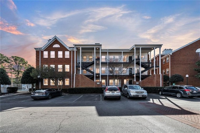 Discover this beautifully maintained 784 sqft sanctuary in the - Beach Home for sale in Norfolk, Virginia on Beachhouse.com