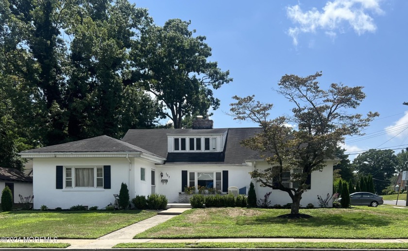 Commuter's dream
Beach Lover's goals
Golfer's delight
This - Beach Home for sale in Ocean Township, New Jersey on Beachhouse.com