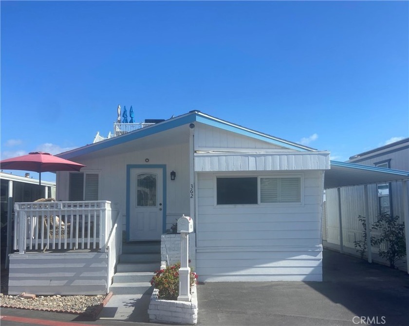 RARE FIND NEAR THE BEACH!! The beach cottage of your dreams is - Beach Home for sale in Huntington Beach, California on Beachhouse.com