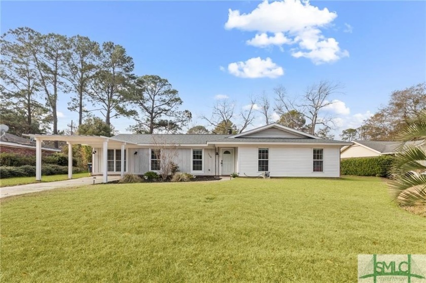 WOW! Amazing location, bright airy open concept and an expansive - Beach Home for sale in Savannah, Georgia on Beachhouse.com