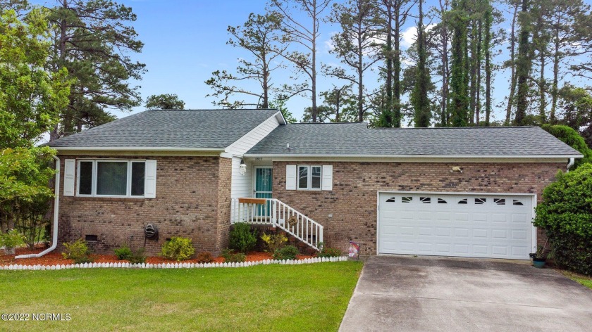 This comfortable 2 BR, 2 Bath brick home is located in the - Beach Home for sale in New Bern, North Carolina on Beachhouse.com