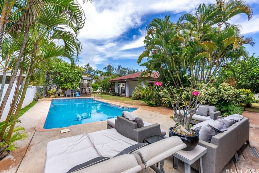 LARGE 10,243 SQFT LOT!!!  Located in the highly coveted gated - Beach Home for sale in Honolulu, Hawaii on Beachhouse.com