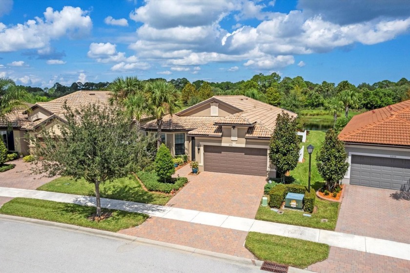 Unique 4/2 Summerwood model situated on one of the very best - Beach Home for sale in Vero Beach, Florida on Beachhouse.com