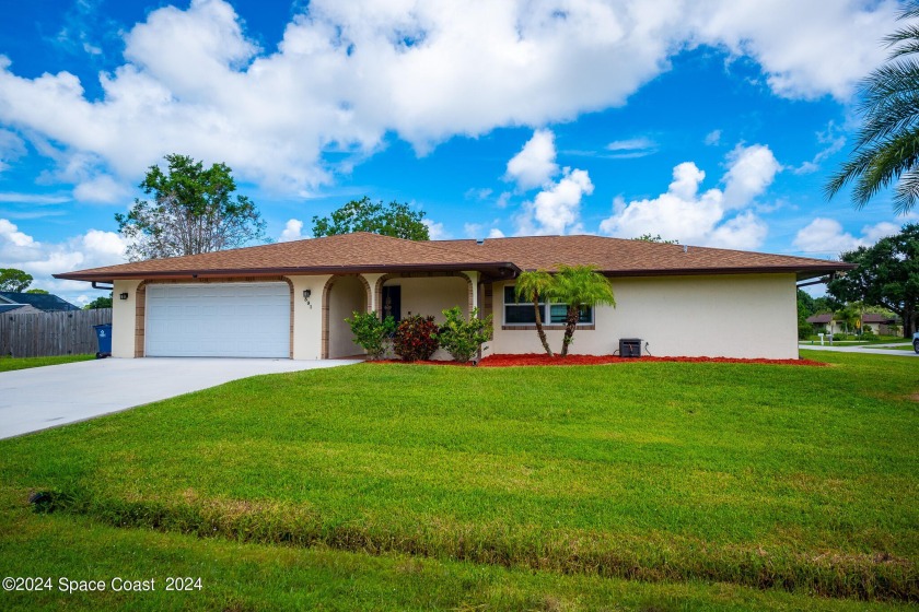 PARADISE IN PALM BAY- charming 3-bedroom, 2-bathroom, inviting - Beach Home for sale in Palm Bay, Florida on Beachhouse.com