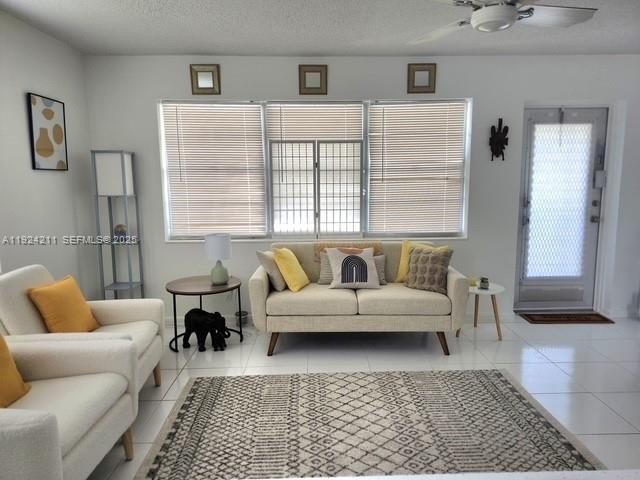 Very spacious 1 bedroom 1.5 bathrooms, move-in ready, fully - Beach Condo for sale in West Palm Beach, Florida on Beachhouse.com