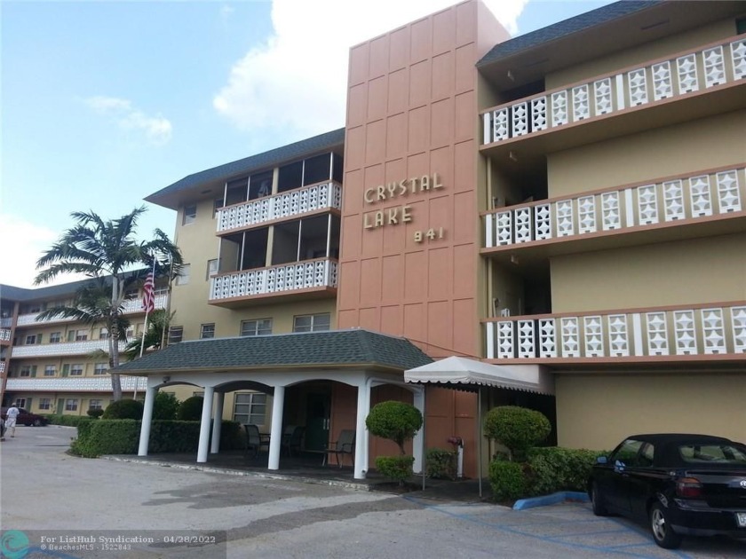 LOCATION! LOVELY VIEW OF LAKE. BEAUTIFULLY UPGRADED. NEW RICH - Beach Condo for sale in Deerfield Beach, Florida on Beachhouse.com