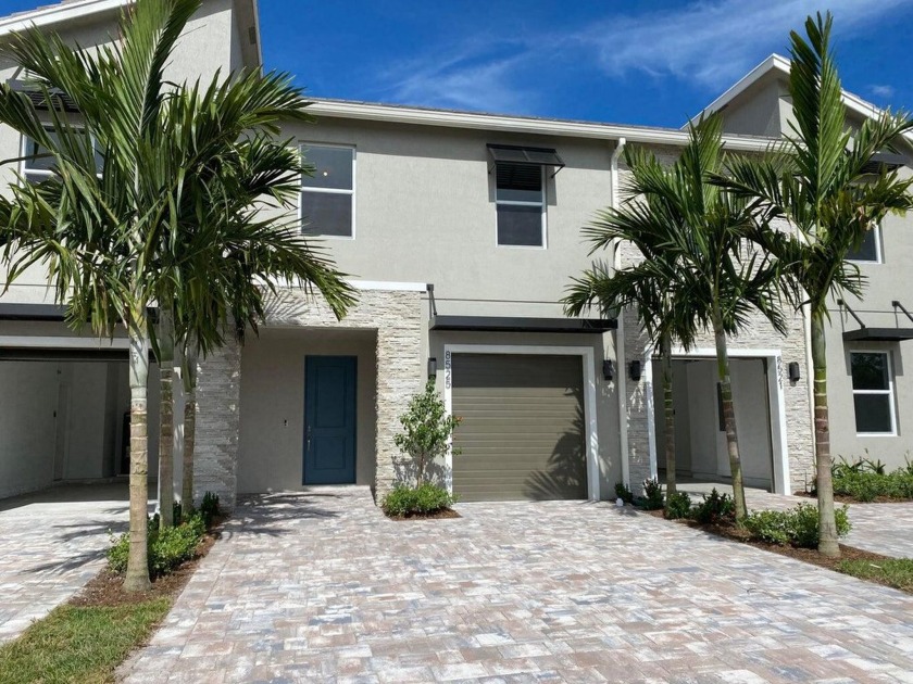 Spacious 3 bedroom, 2 1/2 bath townhouse built in 2021. Open - Beach Townhome/Townhouse for sale in Lake Worth, Florida on Beachhouse.com