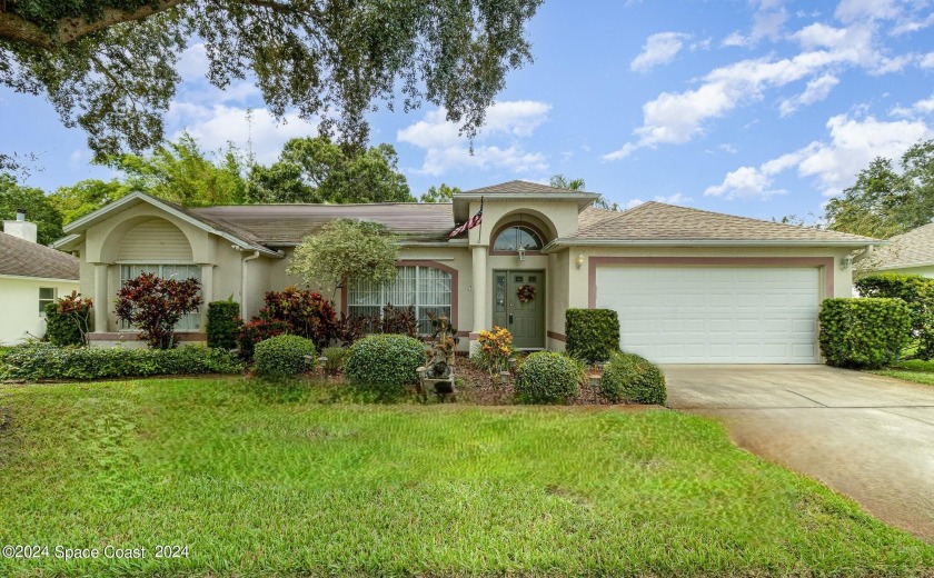 This well-maintained home in Lake Washington is priced to sell! - Beach Home for sale in Melbourne, Florida on Beachhouse.com