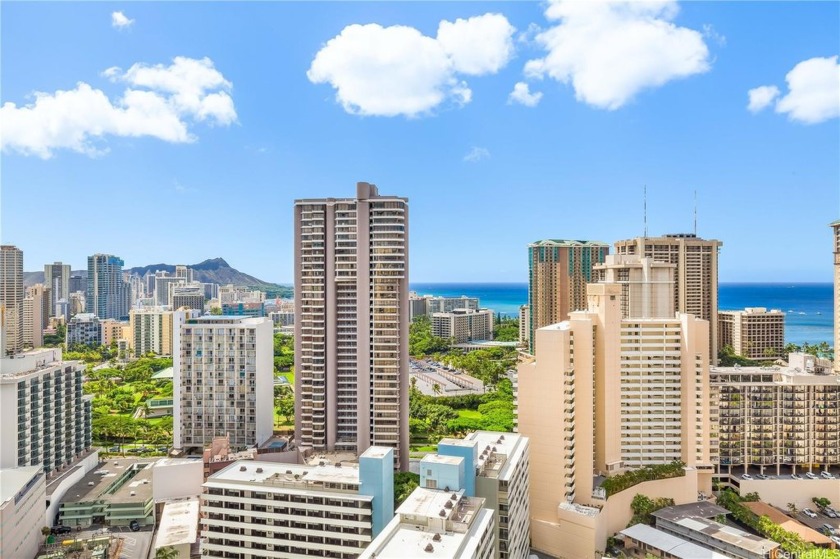 Beautiful Ocean Diamond Head View in Waikiki. Ala Moana Yacht - Beach Condo for sale in Honolulu, Hawaii on Beachhouse.com