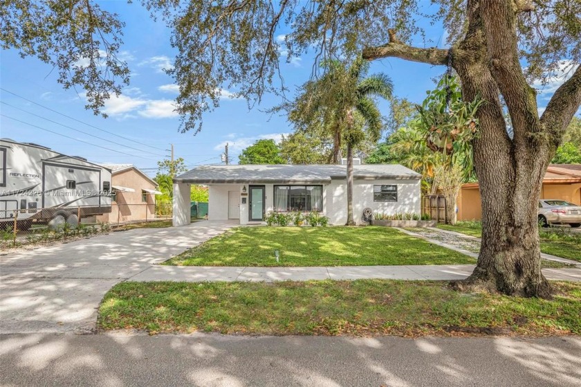 Welcome to this beautifully light-filled 2-bedroom, 1-bathroom - Beach Home for sale in Hollywood, Florida on Beachhouse.com