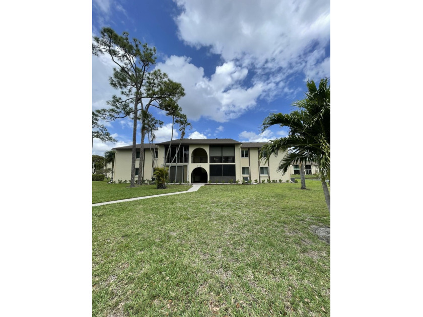 Pine Ridge South I is a quiet and well-maintained and highly - Beach Condo for sale in Greenacres, Florida on Beachhouse.com