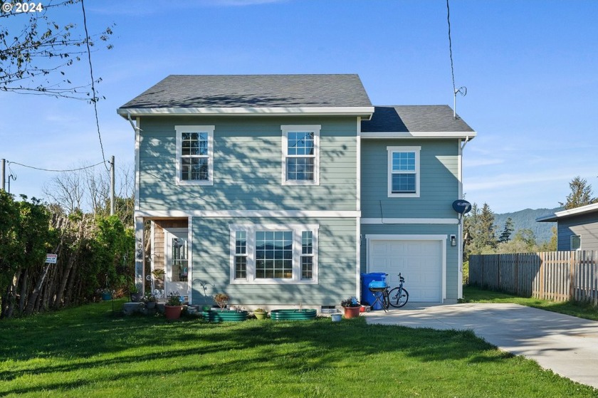 New custom-built home with an open floor plan! The main level - Beach Home for sale in Tillamook, Oregon on Beachhouse.com