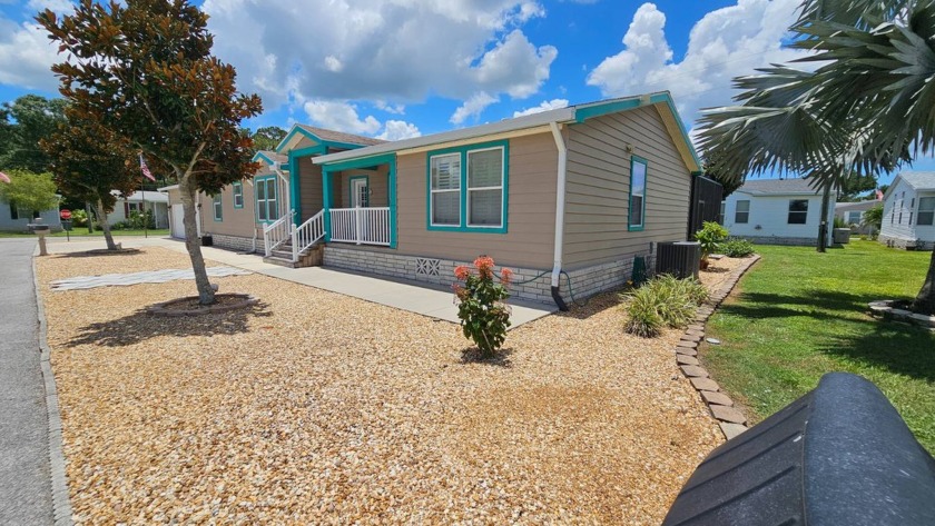 Absolutely Stunning! This 2006 Palm Harbor home, nestled in the - Beach Home for sale in Wimauma, Florida on Beachhouse.com