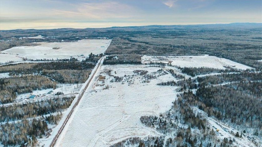 Whether you are looking to hunt, house horses, start a hobby - Beach Acreage for sale in Silver Bay, Minnesota on Beachhouse.com