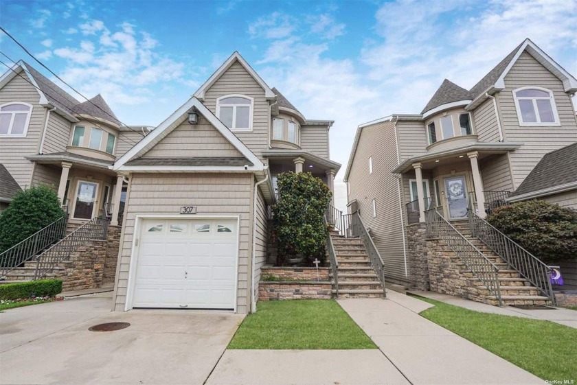 Beautiful Two-Dwelling Home In Tottenville - Beach Townhome/Townhouse for sale in Staten Island, New York on Beachhouse.com