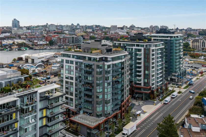 Welcome to coveted Dockside Green by Bosa Development in this - Beach Condo for sale in Victoria, BC on Beachhouse.com