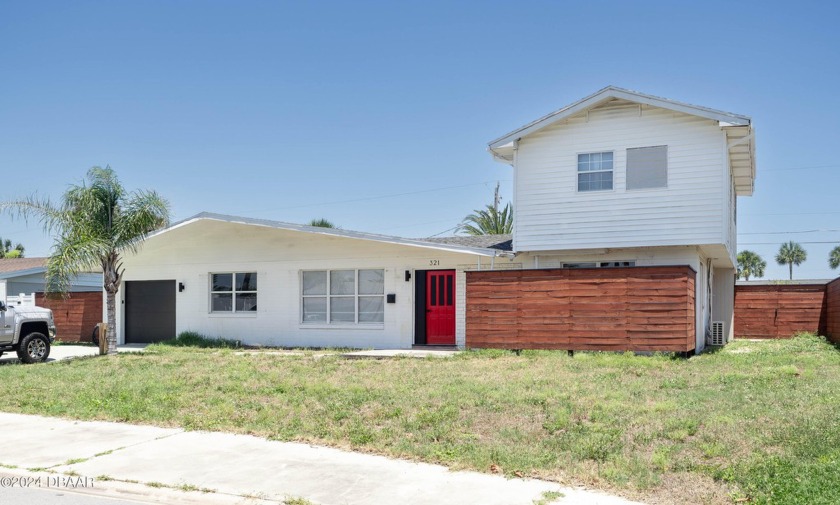 Great location on this beautiful beachside pool home with 3 beds - Beach Home for sale in Daytona Beach, Florida on Beachhouse.com