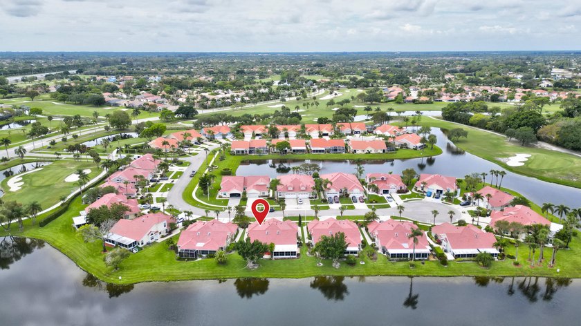 Beautifully Remodeled 2 Bedroom / 2 Bathroom Villa in - Beach Home for sale in Lake Worth, Florida on Beachhouse.com