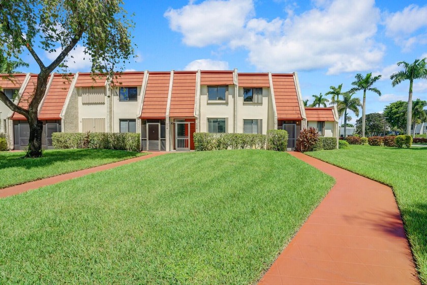 Great 3BR/2BA, furnished townhome in Lake Worth's fabulous - Beach Townhome/Townhouse for sale in Lake Worth, Florida on Beachhouse.com