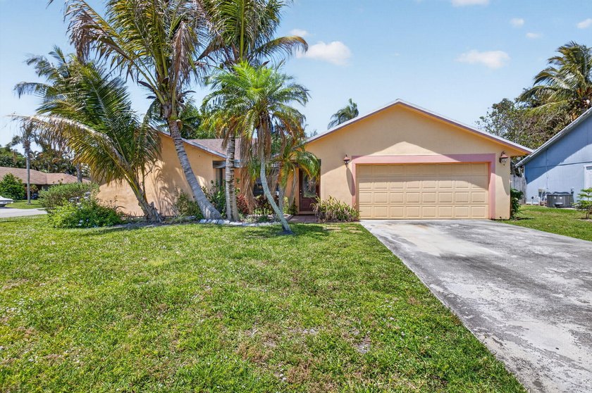 Great opportunity to own this Rare Home 3/1 in Woodside - Beach Home for sale in Boynton Beach, Florida on Beachhouse.com