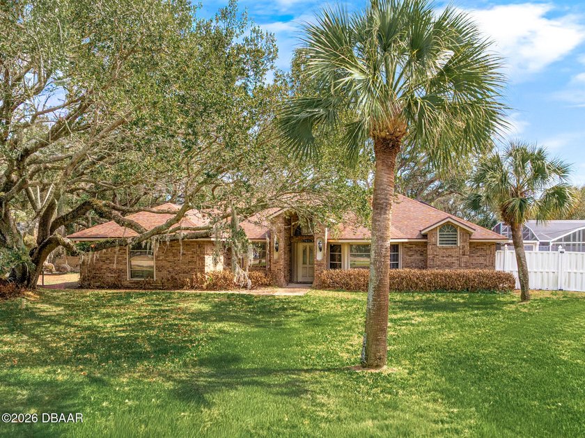 Awesome 3BR/2BA screened pool home on a large corner lot in the - Beach Home for sale in Ponce Inlet, Florida on Beachhouse.com