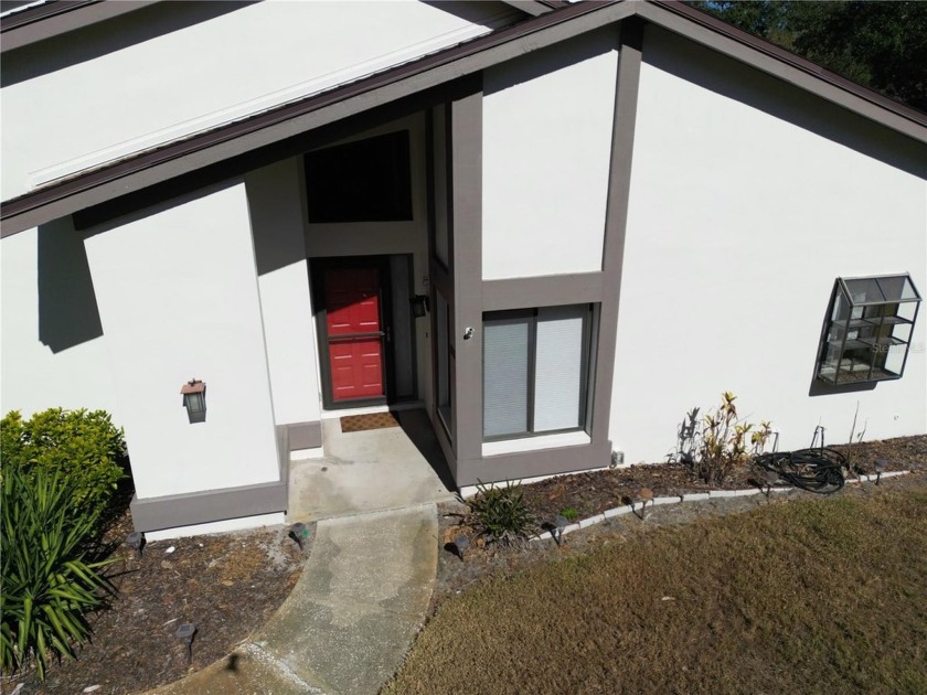 Step into this beautifully maintained 2 bed, 2 bath end unit - Beach Condo for sale in Safety Harbor, Florida on Beachhouse.com