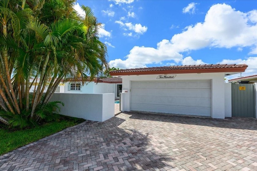 Waterfront Pool Home w/Ocean Access! NEW 30FT DOCK!!BRING YOUR - Beach Home for sale in Pompano Beach, Florida on Beachhouse.com