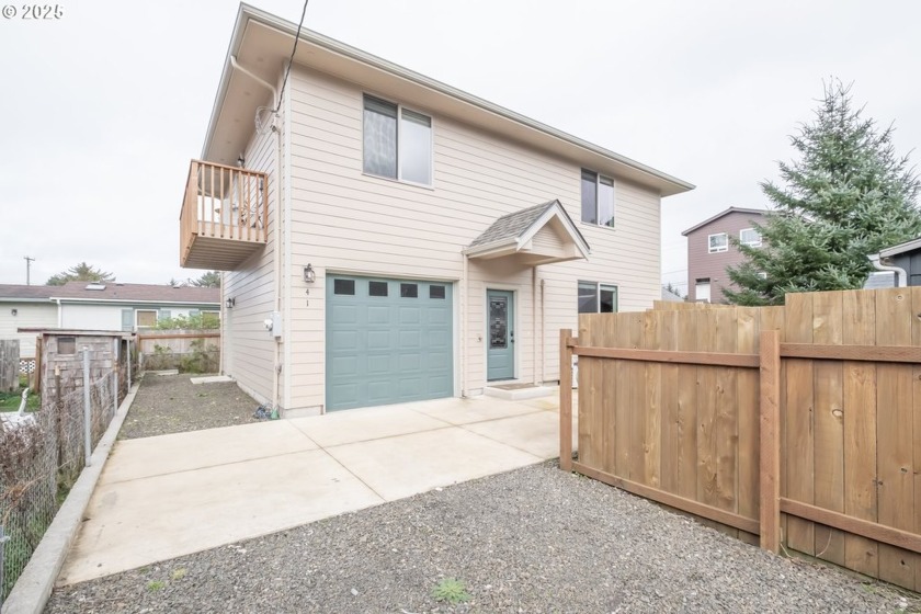 Welcome to this thoughtfully designed 2-bedroom, 3-bathroom home - Beach Home for sale in Gleneden Beach, Oregon on Beachhouse.com