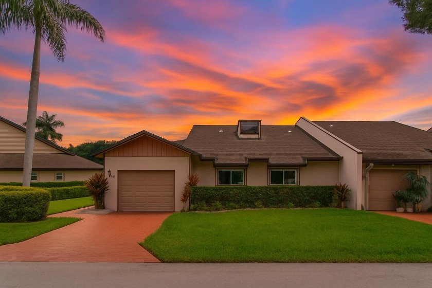 Renovated & Open Concept 3BR, 2.5BA villa with over 2,000 sq ft - Beach Home for sale in Lake Worth, Florida on Beachhouse.com