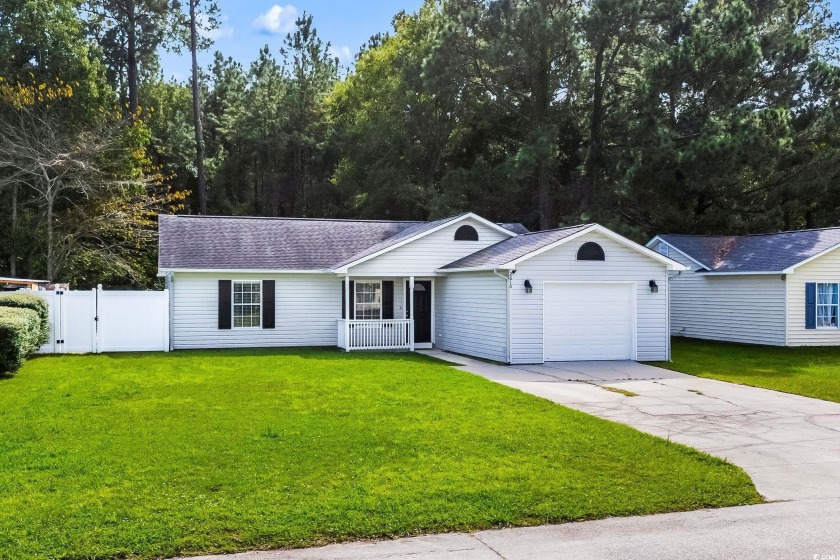 Beautifully maintained 3-bedroom, 2-bath single-family home in a - Beach Home for sale in Myrtle Beach, South Carolina on Beachhouse.com