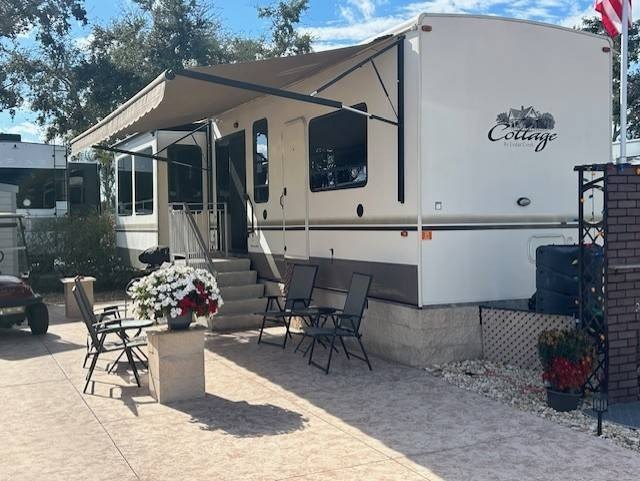 2016 - 41 foot - 1 bedroom, 1 bath luxury model with all the - Beach Home for sale in Bradenton, Florida on Beachhouse.com