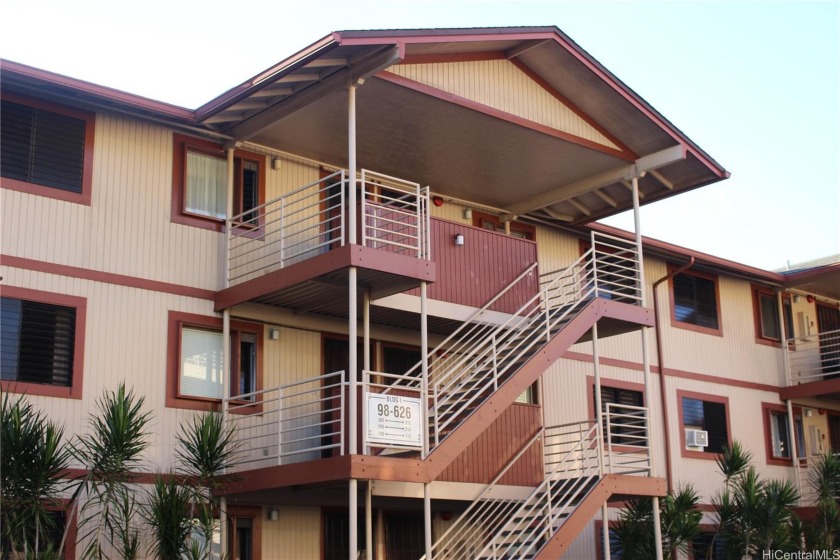 This wonderful unit is on a breezy third floor and is perfect - Beach Home for sale in Aiea, Hawaii on Beachhouse.com