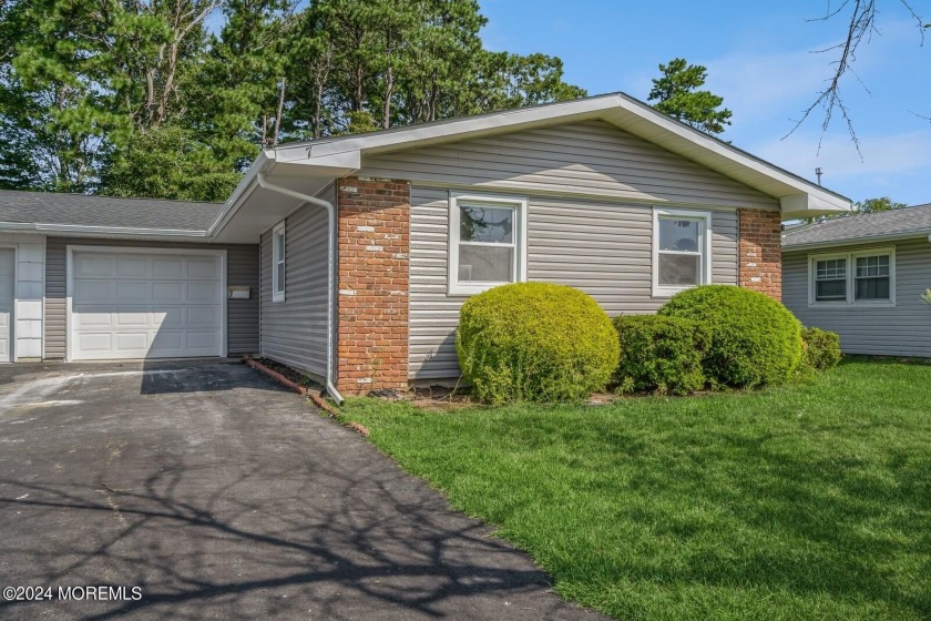 Come see this beautiful newly renovated home from top to bottom - Beach Home for sale in Brick, New Jersey on Beachhouse.com