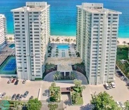 Beautiful 2 bed 2 bath Best floor plan split bedrooms!! Like two - Beach Condo for sale in Fort Lauderdale, Florida on Beachhouse.com