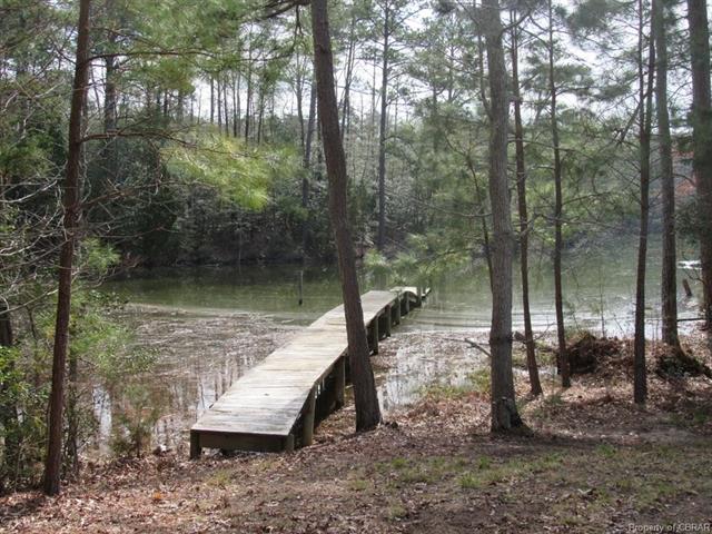 WONDERFUL WOODED LOT IN AN AREA OF FINE HOMES!  4 BEDROOM SEPTIC - Beach Acreage for sale in Lancaster, Virginia on Beachhouse.com