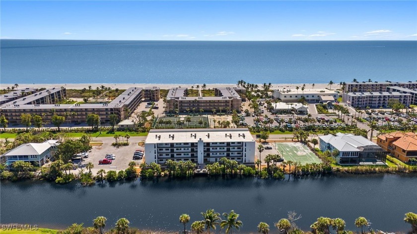 Enjoy the best of island living from this top-floor, end-unit - Beach Condo for sale in Sanibel, Florida on Beachhouse.com