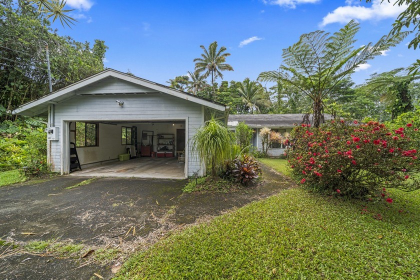 Tucked away on two side-by-side lots (Being sold with adjacent - Beach Home for sale in Pahoa, Hawaii on Beachhouse.com
