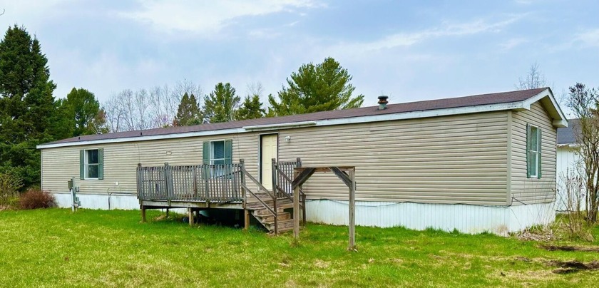 1993 manufactured single wide with 3 bedrooms and 2 bathrooms - Beach Home for sale in Brimley, Michigan on Beachhouse.com