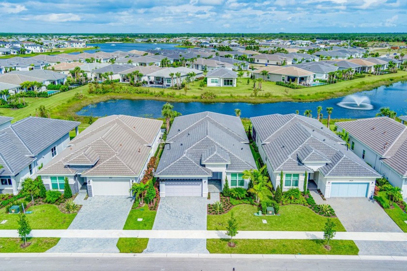 Discover this exquisite 3-bedroom, 3-bathroom home with office - Beach Home for sale in Palm Beach Gardens, Florida on Beachhouse.com