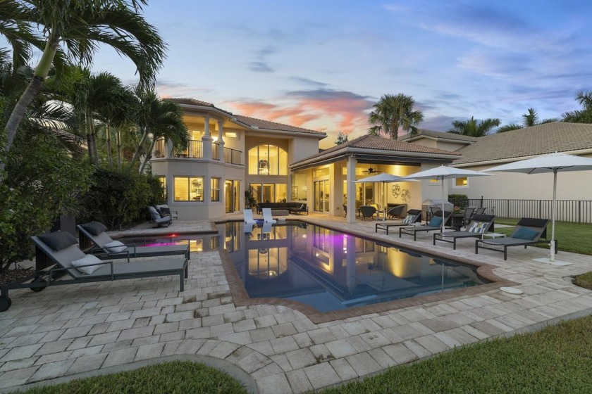 Stunning modern home set on a pristine Greg Norman golf course! - Beach Home for sale in Jupiter, Florida on Beachhouse.com