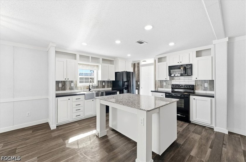 Welcome to your Florida dream home! Located in highly sought - Beach Home for sale in North Fort Myers, Florida on Beachhouse.com