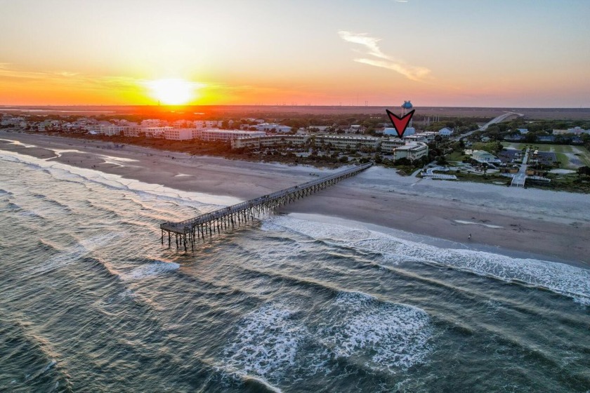 Live the ultimate island lifestyle on the beautiful Isle of - Beach Home for sale in Isle of Palms, South Carolina on Beachhouse.com