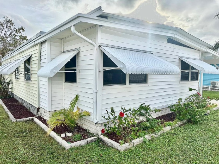 Hurry to see this inviting 2 bedroom, 2 bath, 1164 sq. ft - Beach Home for sale in Pinellas Park, Florida on Beachhouse.com