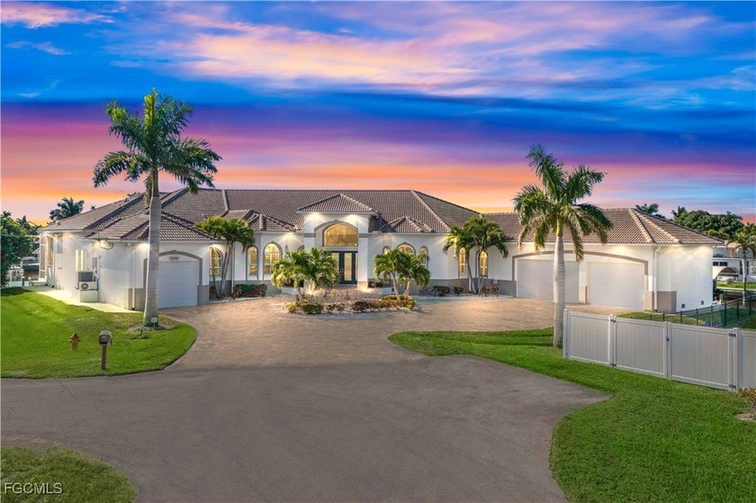 LUXURIOUS WATERFRONT ESTATE | PREMIER SAILBOAT ACCESS | DESIGNED - Beach Home for sale in Cape Coral, Florida on Beachhouse.com