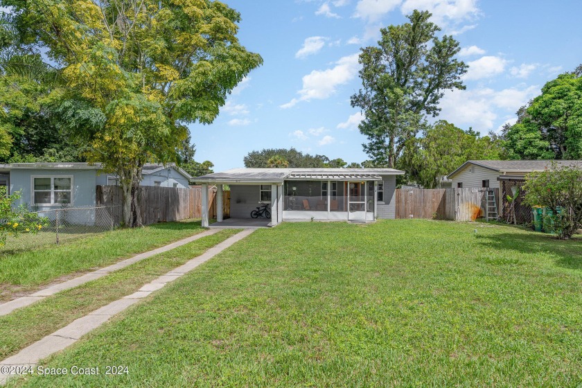 Come check out this charming 2 bedroom, 1 bathroom home located - Beach Home for sale in Melbourne, Florida on Beachhouse.com