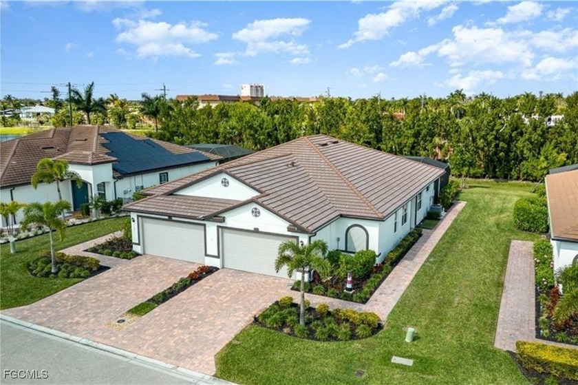 This 2022 POOL HOME offers an unbeatable combination of - Beach Home for sale in Fort Myers, Florida on Beachhouse.com